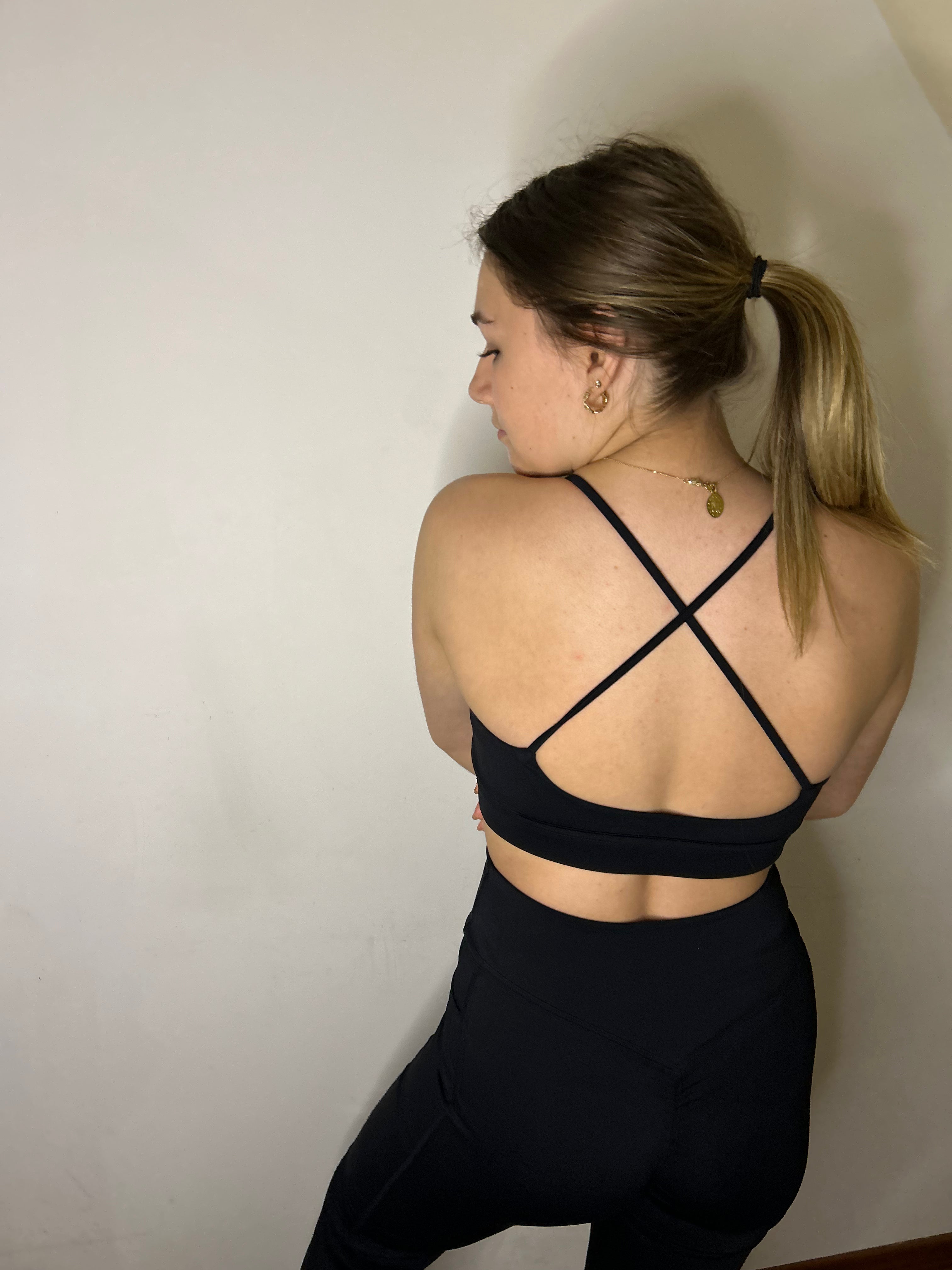 Brassière croisée dos